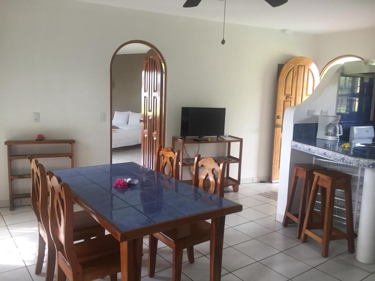 Bed and Breakfast La Perlita Jacó Zewnętrze zdjęcie
