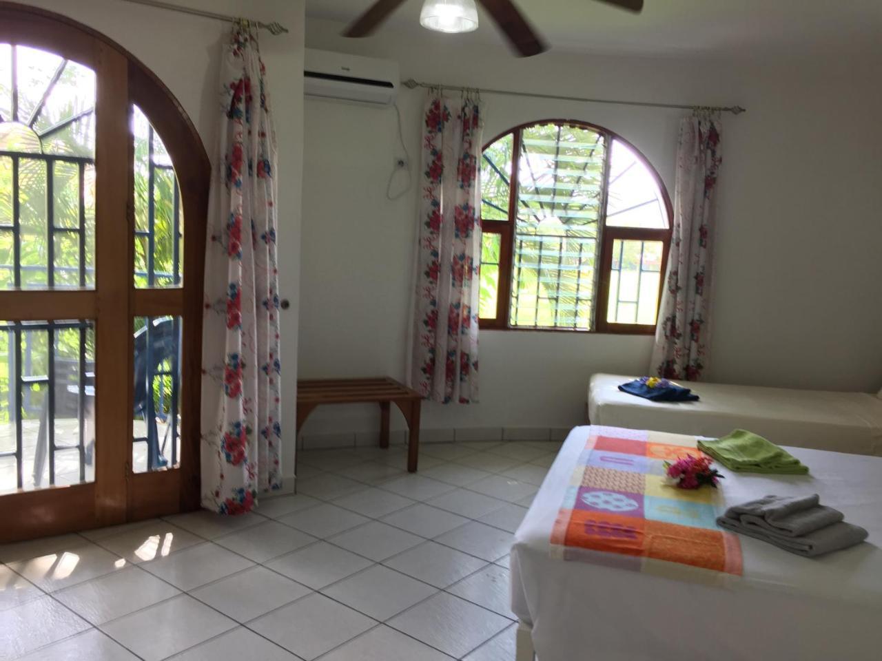 Bed and Breakfast La Perlita Jacó Zewnętrze zdjęcie