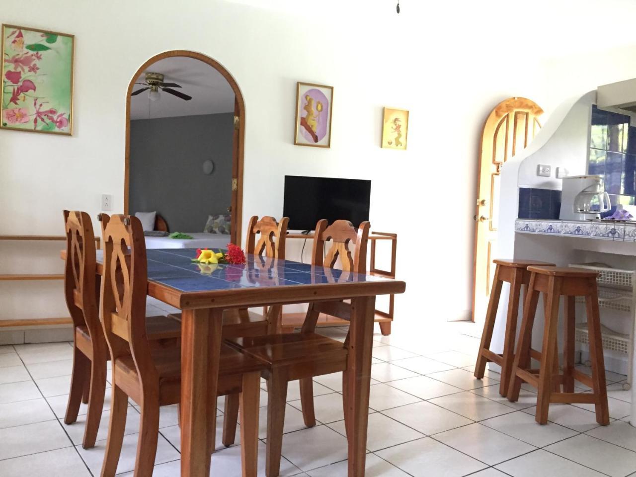 Bed and Breakfast La Perlita Jacó Zewnętrze zdjęcie