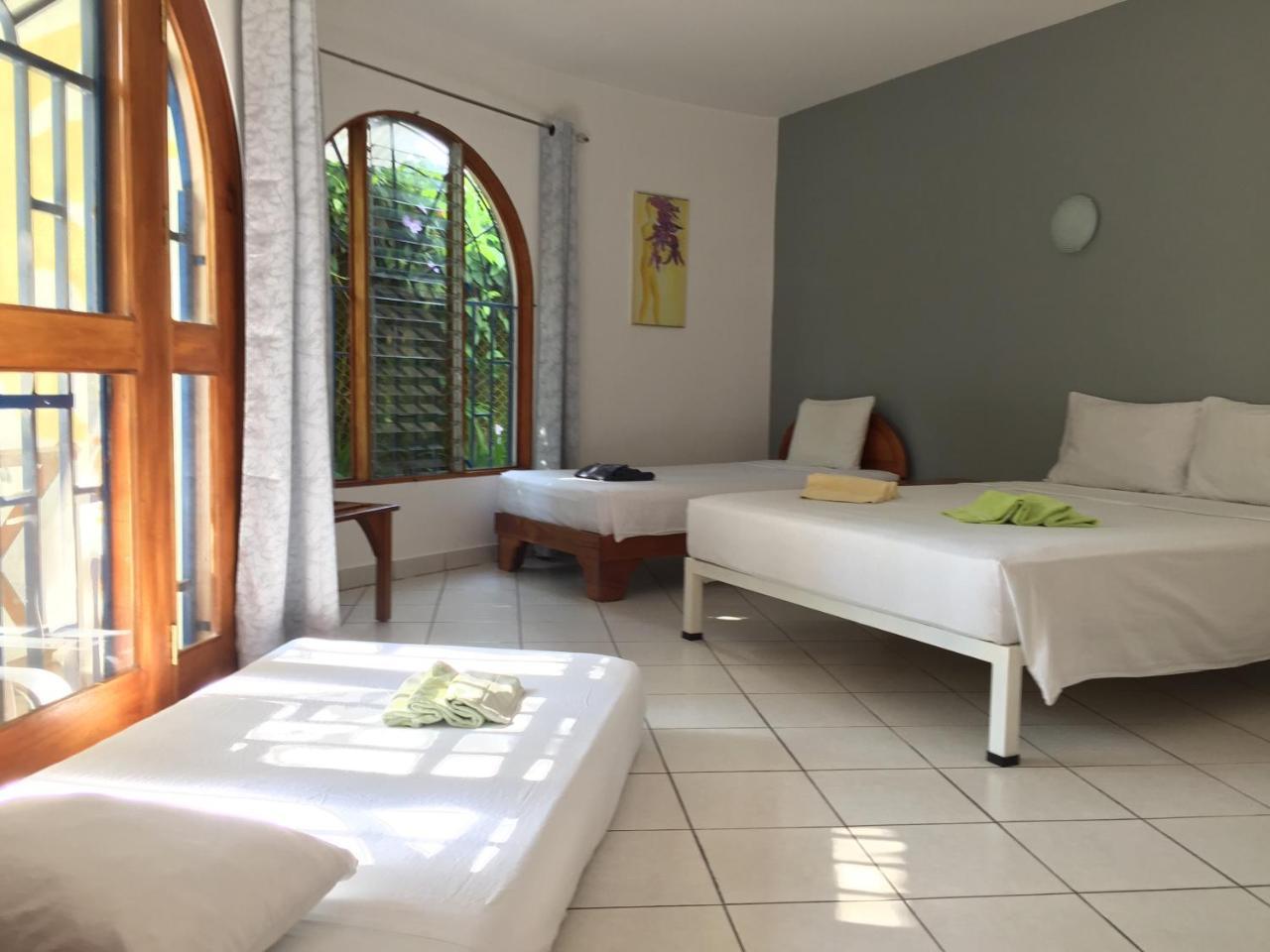 Bed and Breakfast La Perlita Jacó Zewnętrze zdjęcie